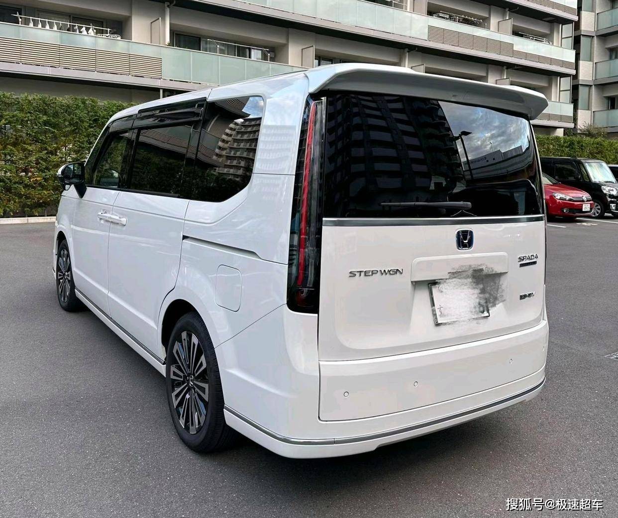 本田小型MPV STEPWGN街头现身，1.5T动力配7座布局引关注