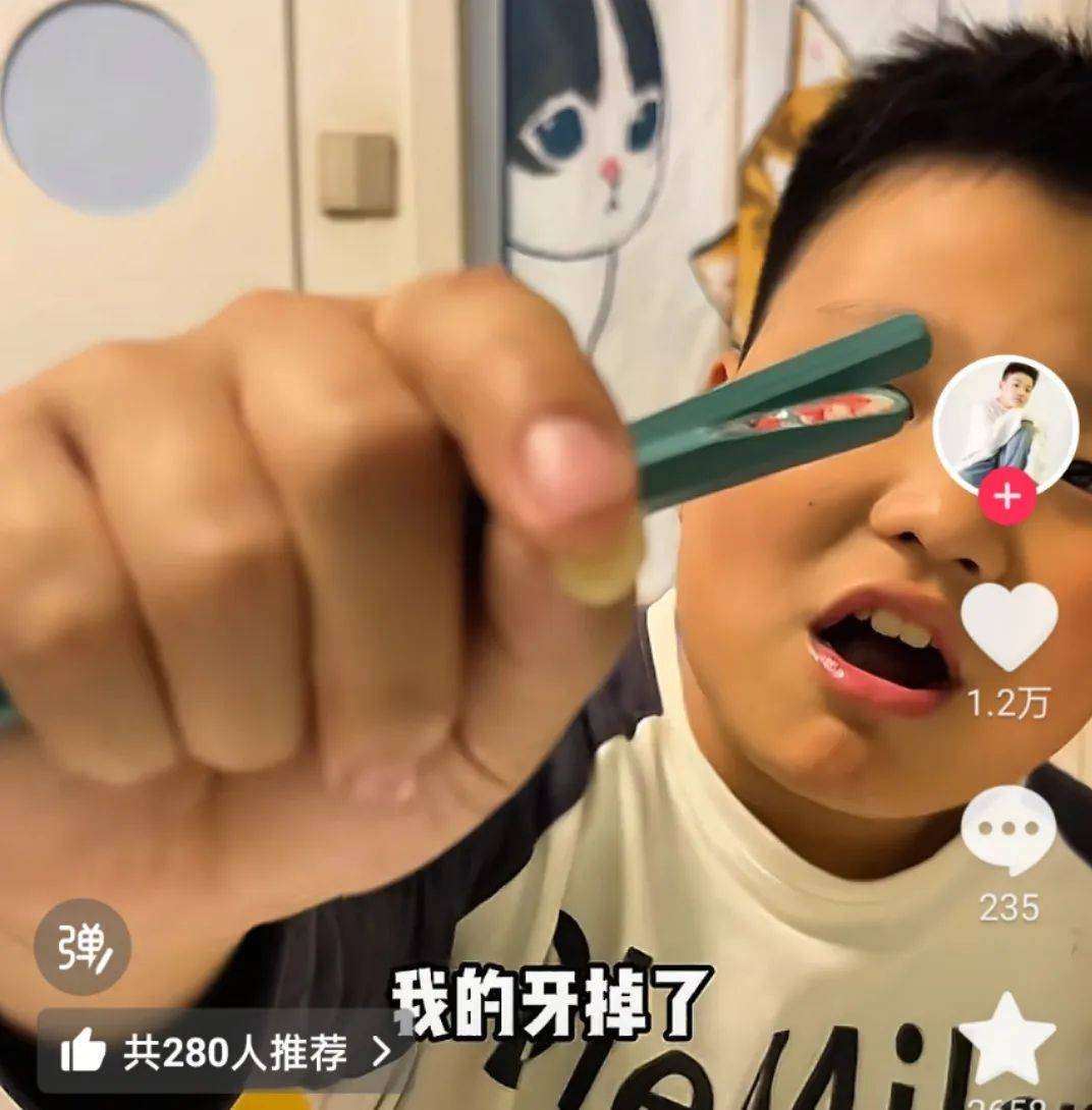 10后小孩哥靠做菜全网爆火！现实版中华小当家，真看饿了……